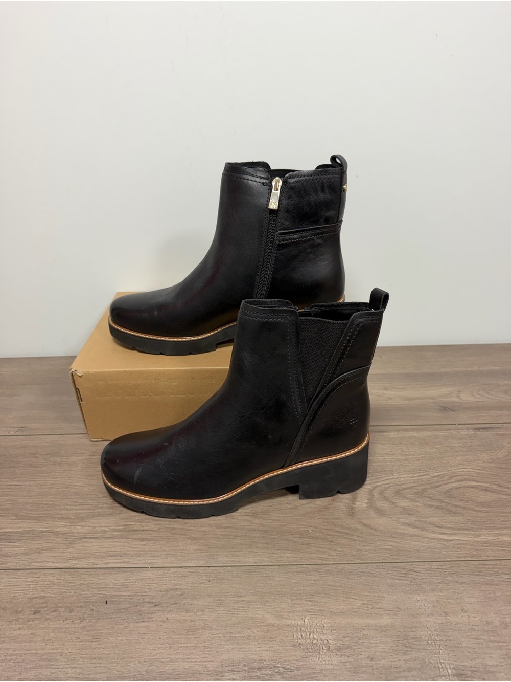 Used women Naturalizer Darry Water-Repellent Booties in black leather size 12 li